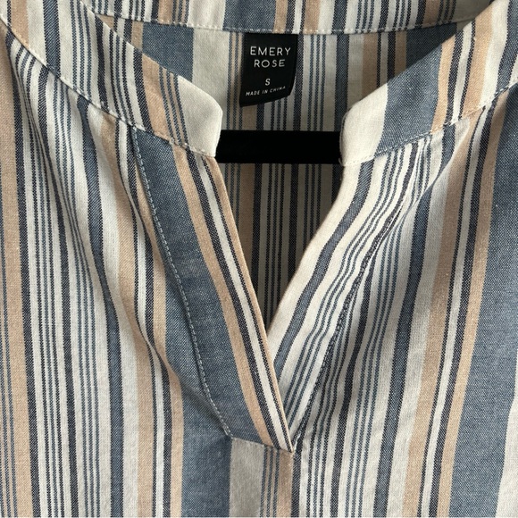 Emery Rose Striped Top - Picture 4 of 6